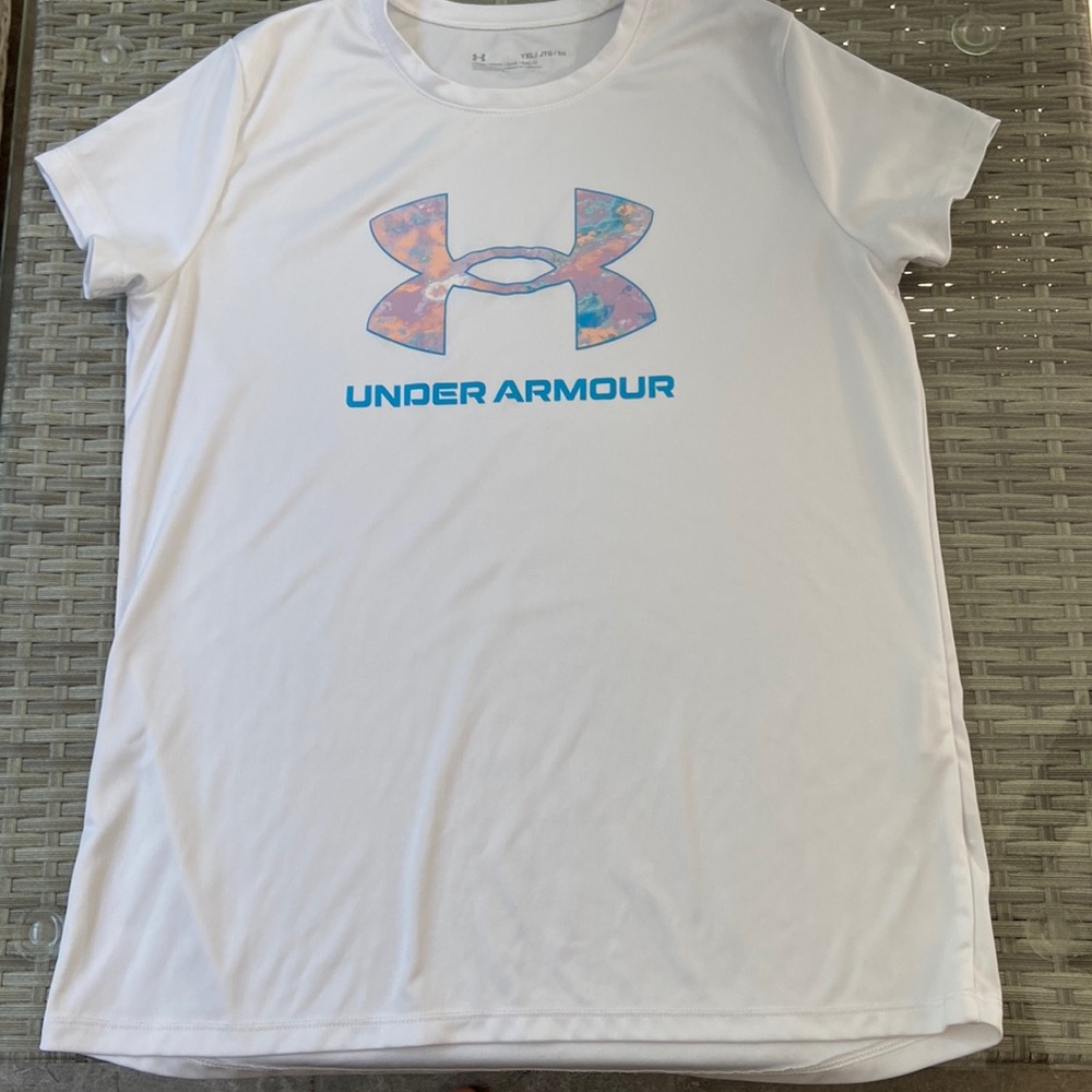 Under Armour loose fitting T shirt.